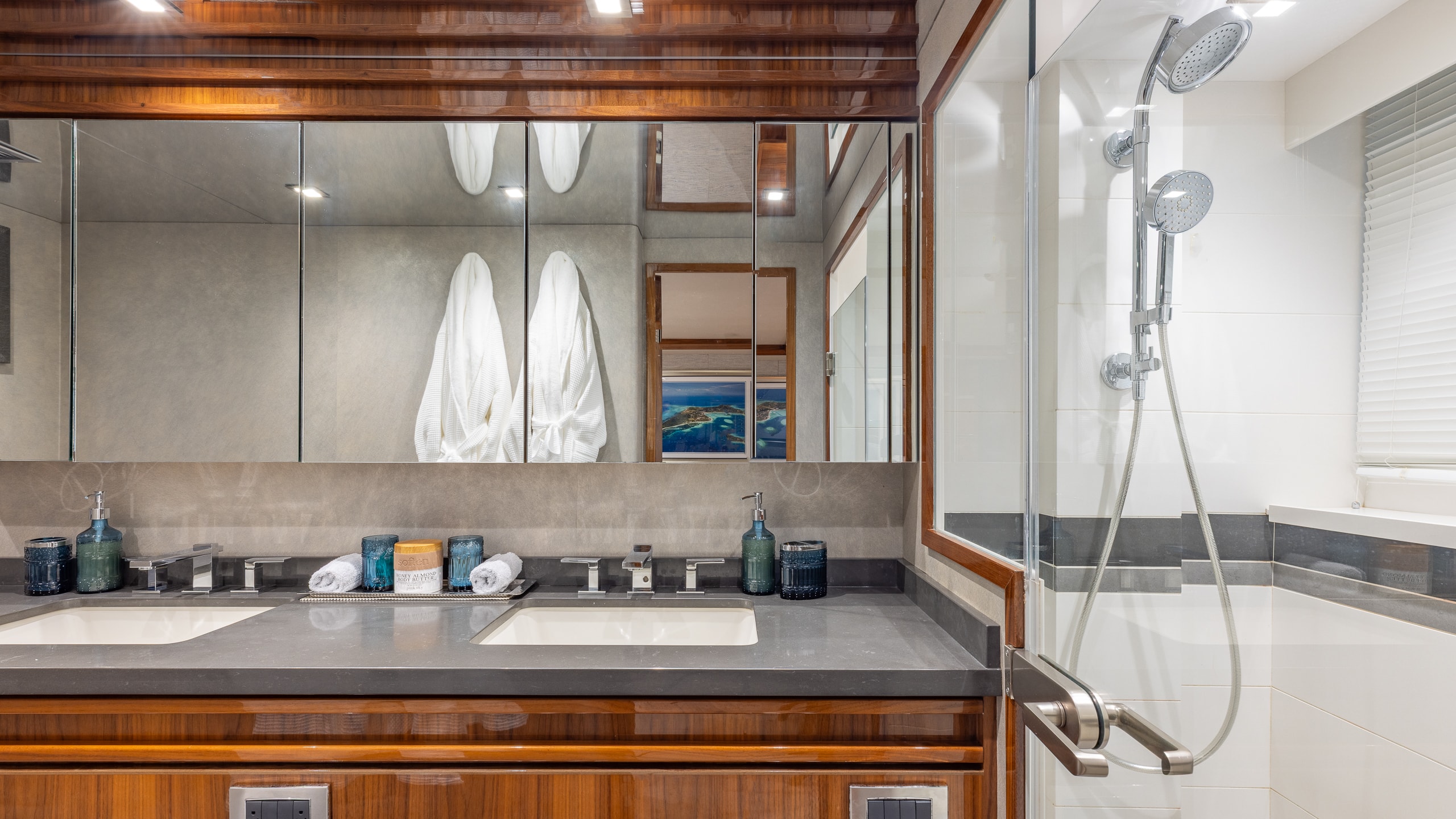 indigo - master en suite