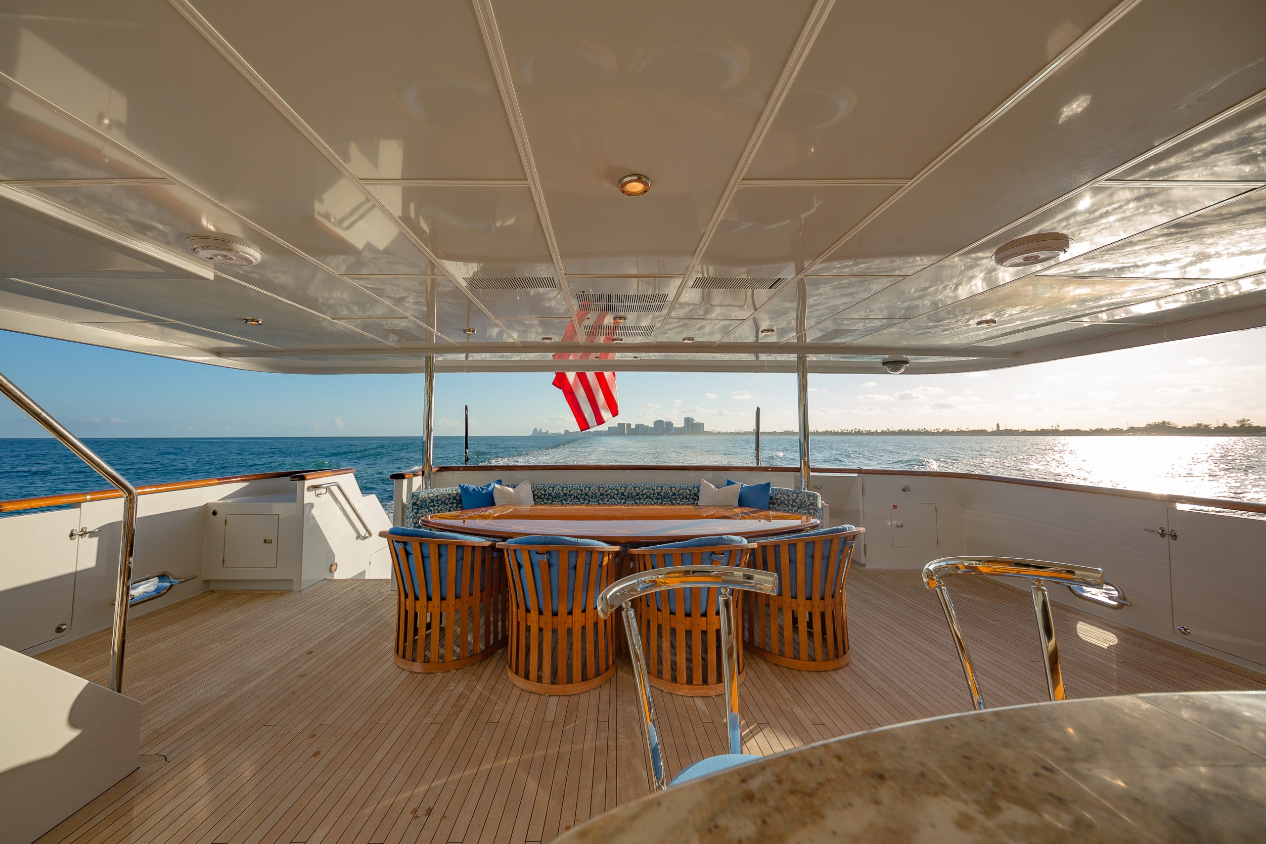 i love this boat -aft deck dining