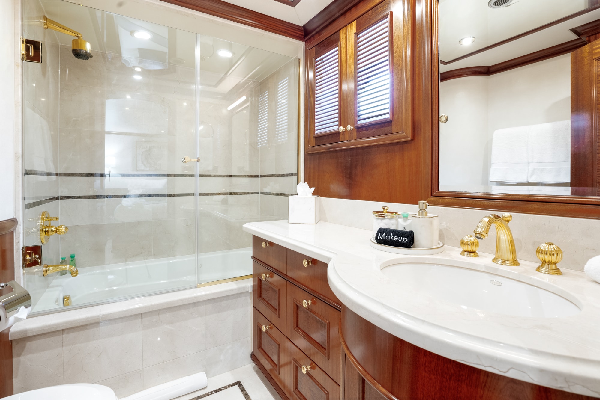 Miss Stephanie - Twin 1 Ensuite