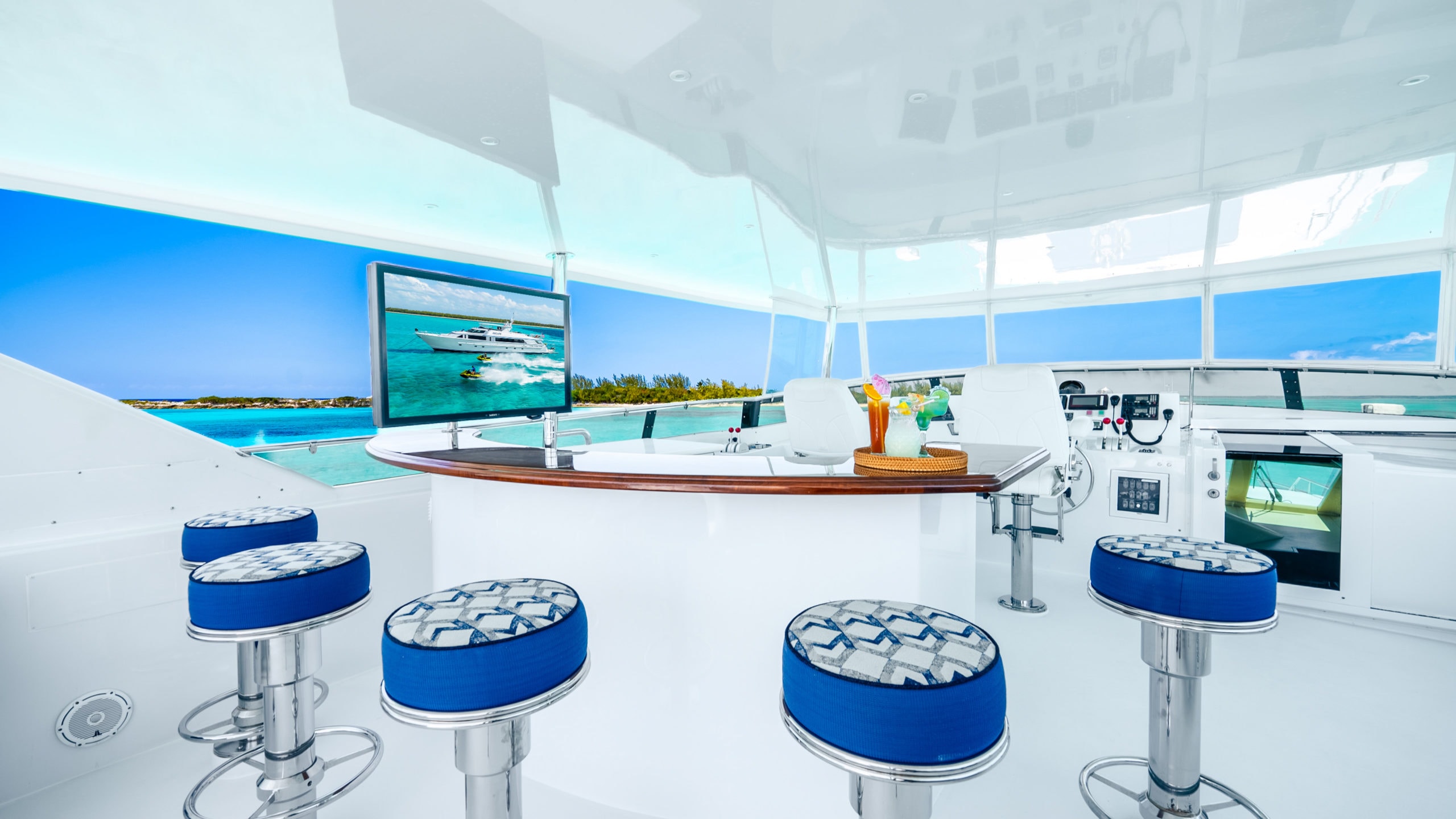 Escape flybridge bar