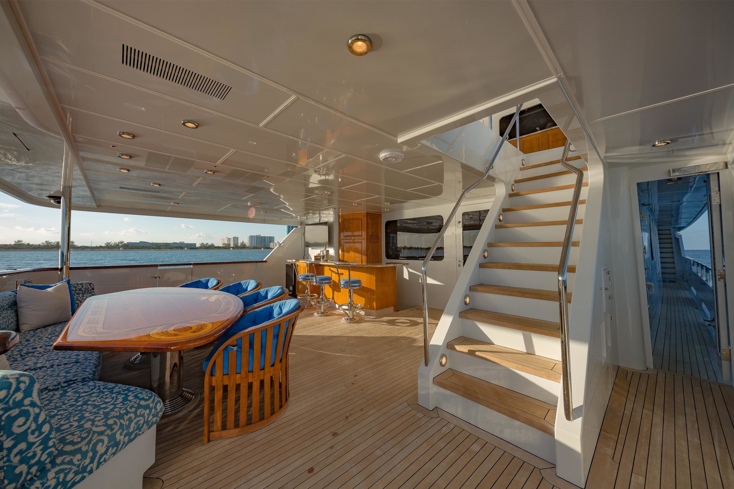 i love this boat -aft deck