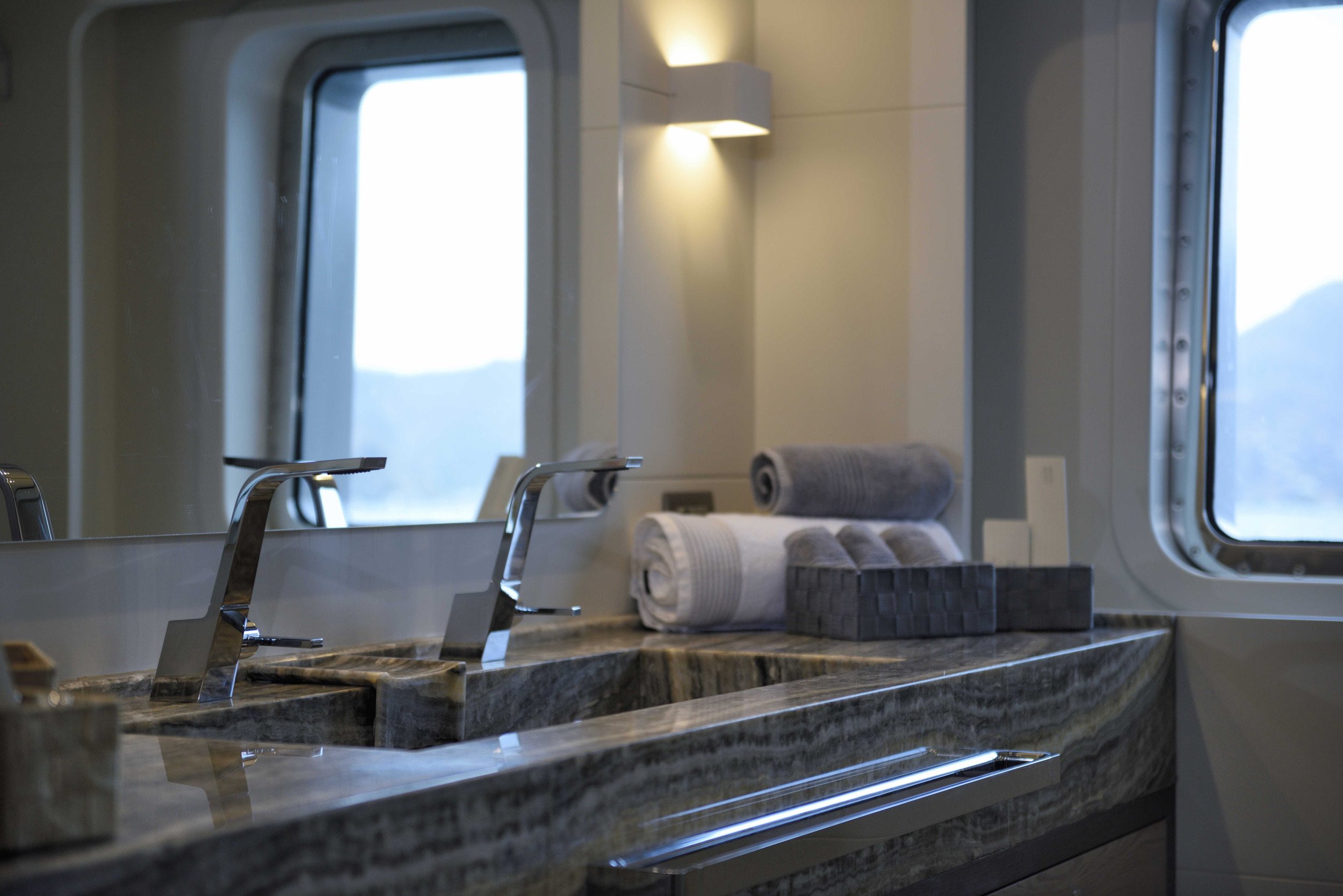 All About U 2 - VIP En Suite