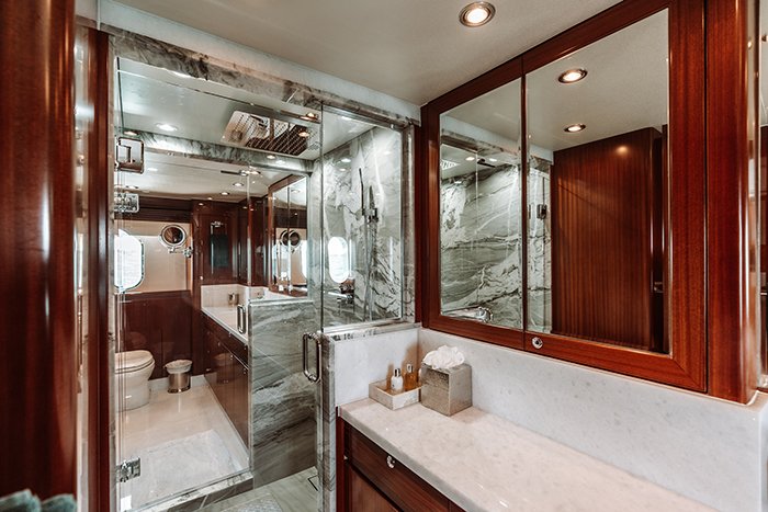 Beachfront yacht master bathroom