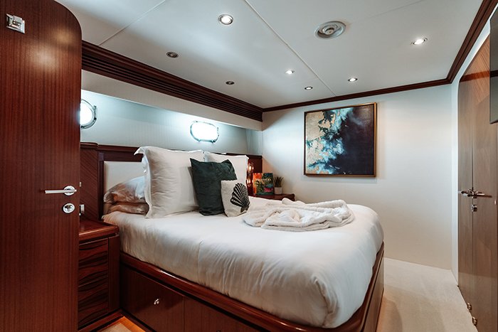 Beachfront yacht queen cabin 1