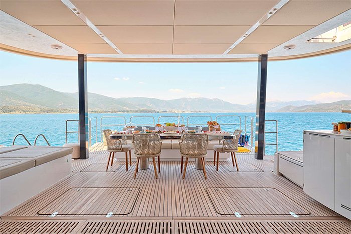 Catamaran Genny cockpit dining b