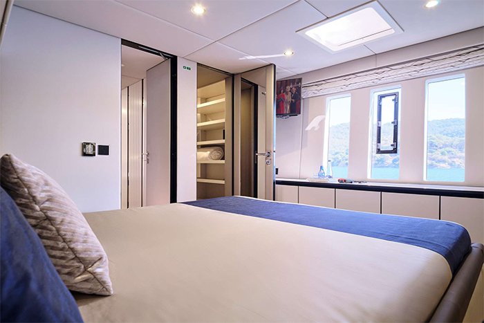 Catamaran Genny master cabin