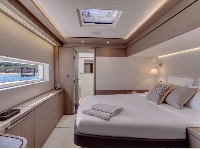 Catamaran Joy master cabin