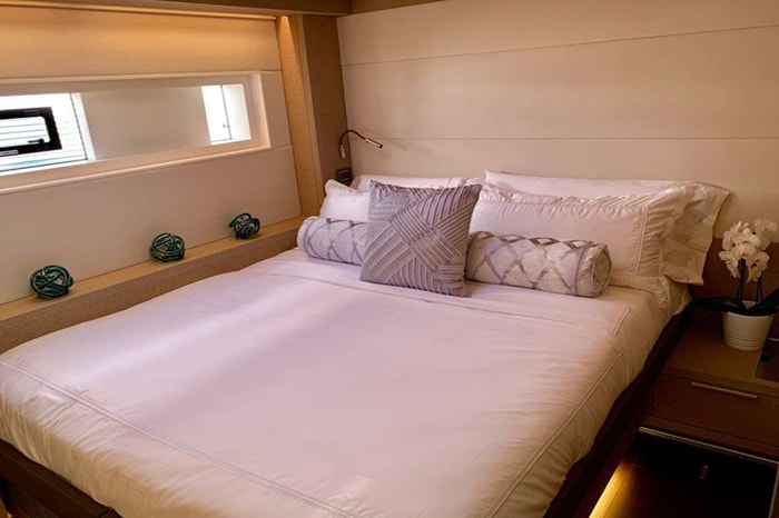 Catamaran Tellstar guest cabin