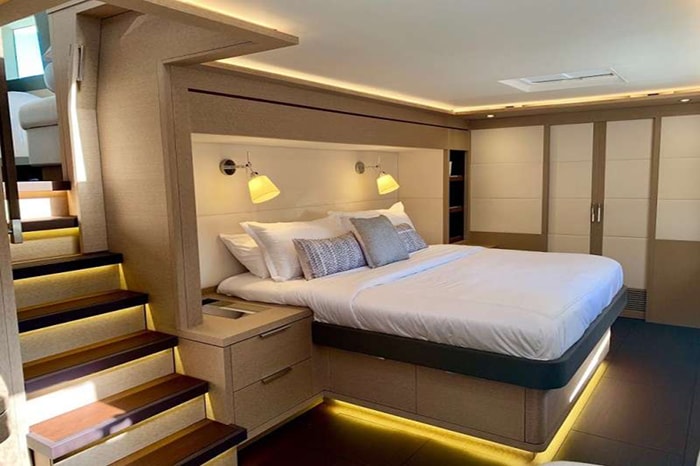 Catamaran Tellstar master stateroom