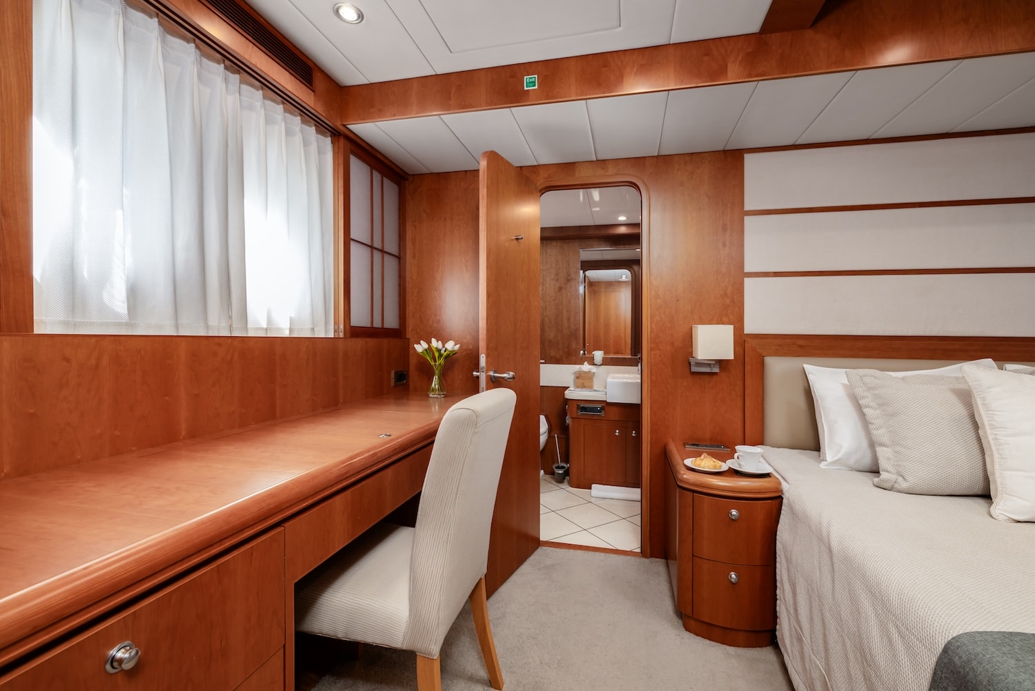 Annabel II - master cabin desk