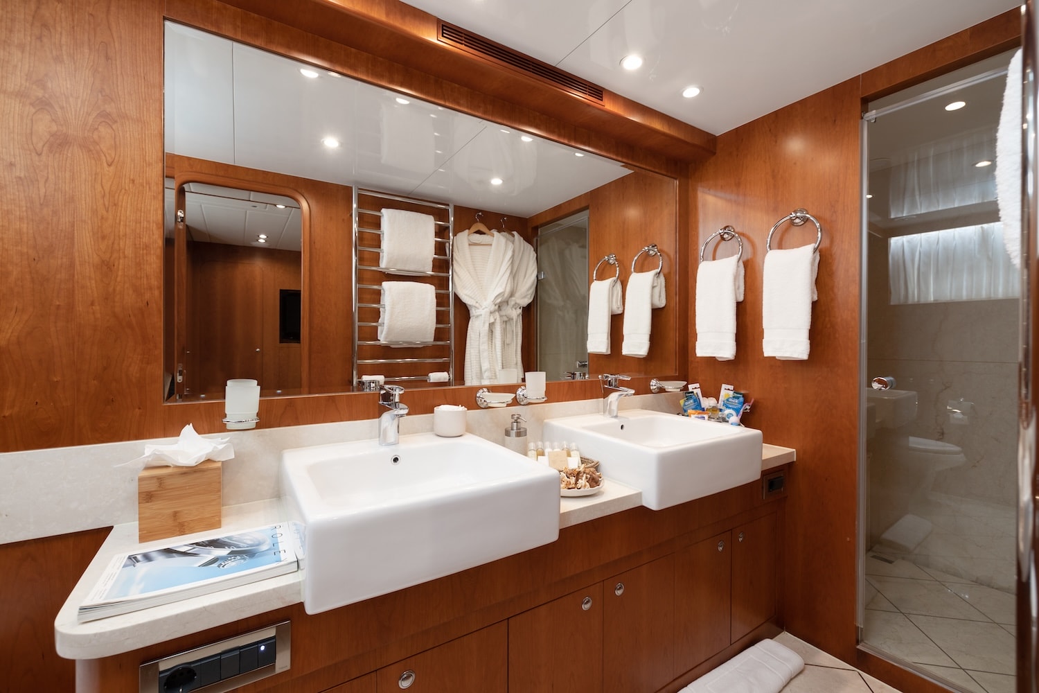 Annabel II - master cabin en suite