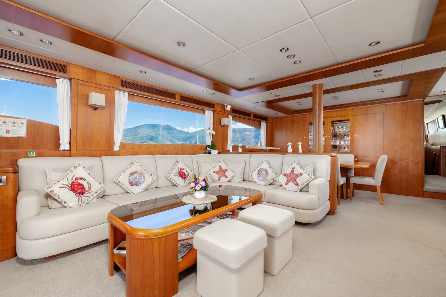 Annabel II - main salon seating