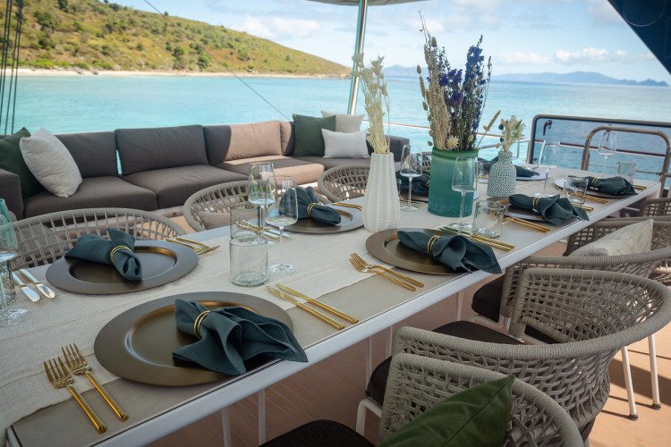 aeolus - aft deck dining