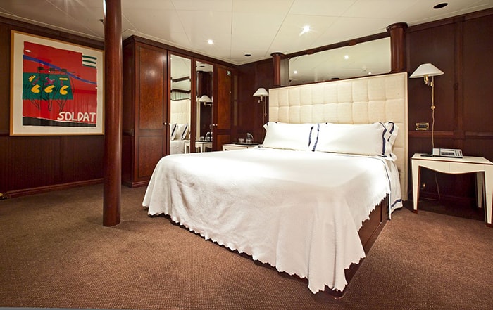 force blue guest cabin