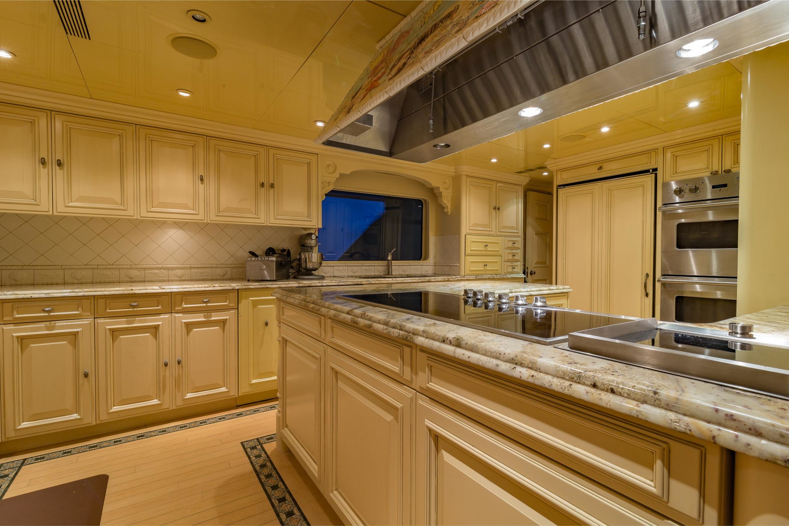 i love this boat - galley