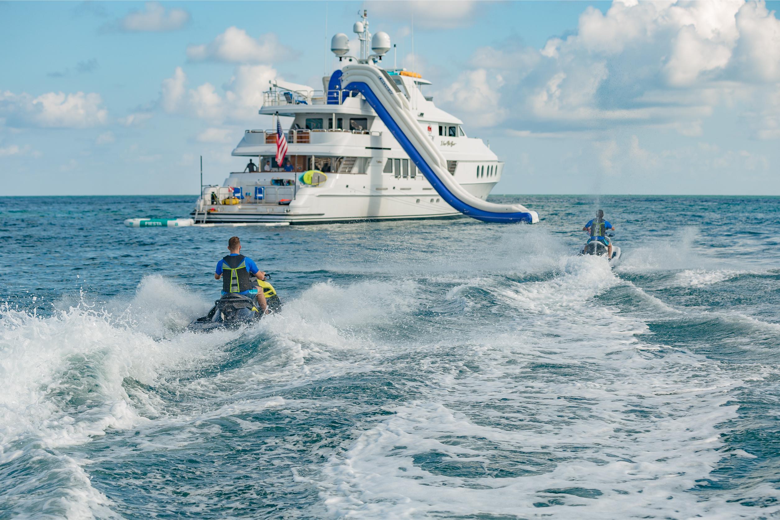 i love this boat - aft