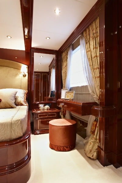 iraklis l master cabin 2