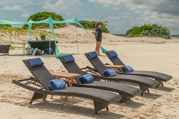 Motor yacht Hannah beach setup c