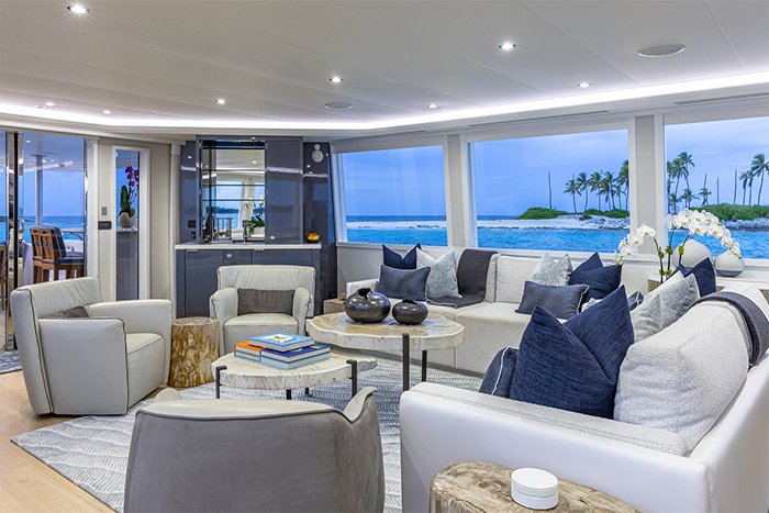 Motor yacht Hannah salon looking aft