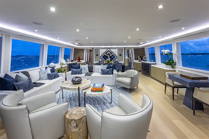 Motor yacht Hannah salon looking forward