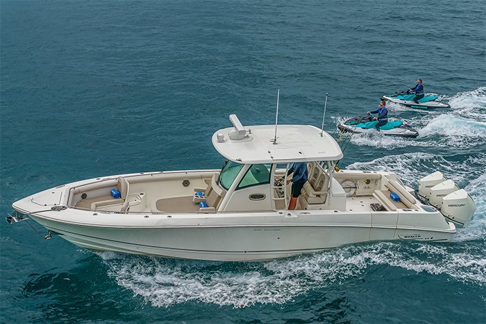 Motor yacht Hannah tender and jetskis