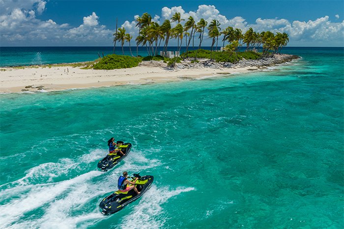 Motor yacht Namaste jetskis