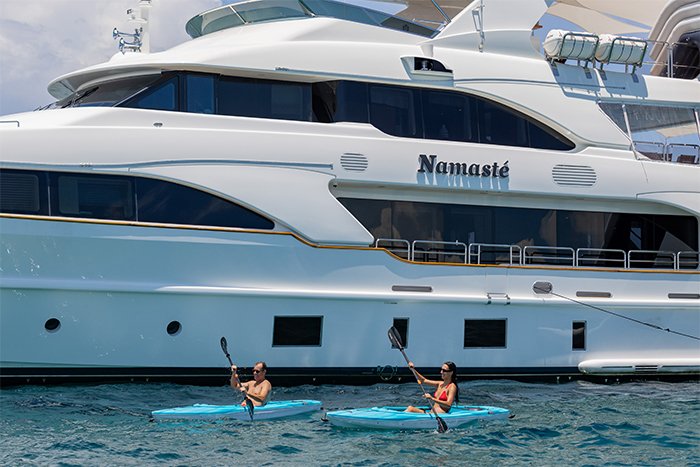 Motor yacht Namaste kayaks