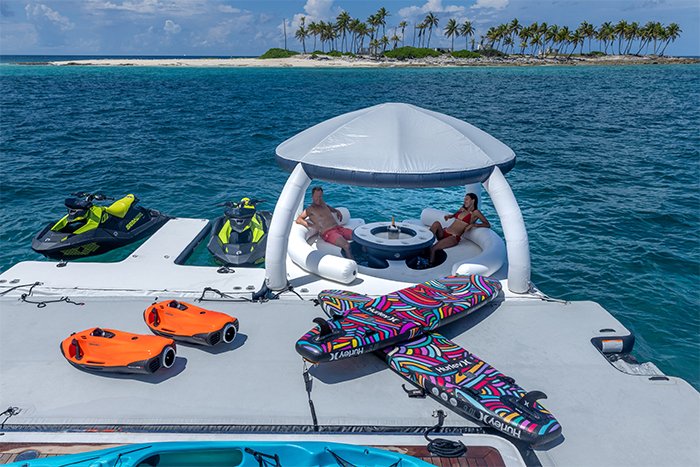 Motor yacht Namaste water toys