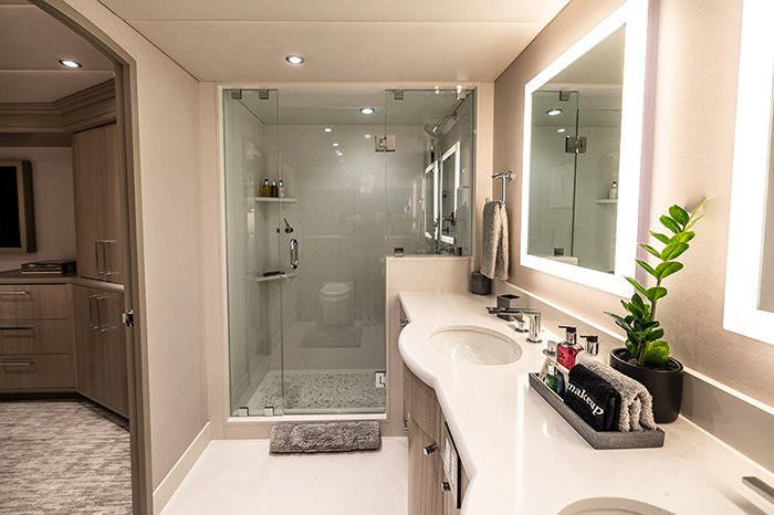 Motor Yacht No Bad Ideas 160ft king cabin aft bathroom