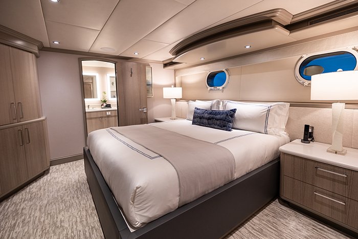 Motor Yacht No Bad Ideas 160ft king cabin aft