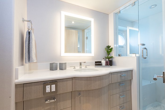 Motor Yacht No Bad Ideas 160ft king cabin starboard forward bathroom