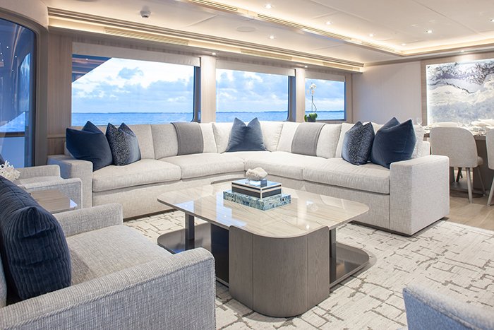 Motor Yacht No Bad Ideas 160ft main salon