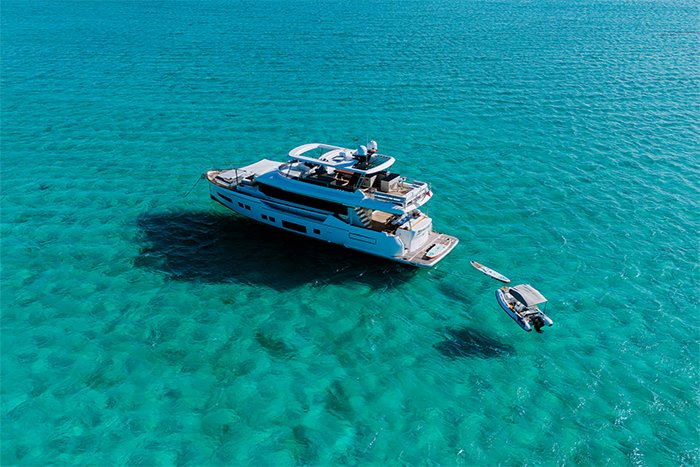 Motor Yacht Normans T4 and tender