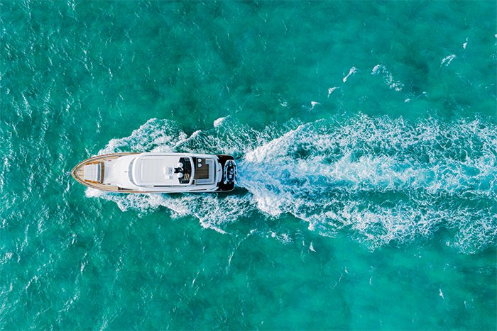 Motor Yacht Normans T4 cruising 2