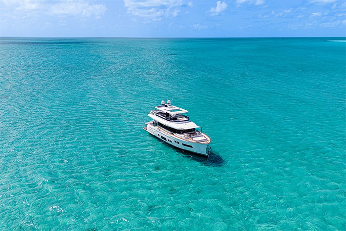 Motor Yacht Normans T4 cruising