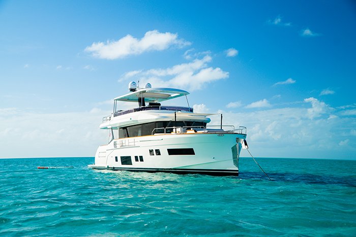 Motor Yacht Normans T4 profile view