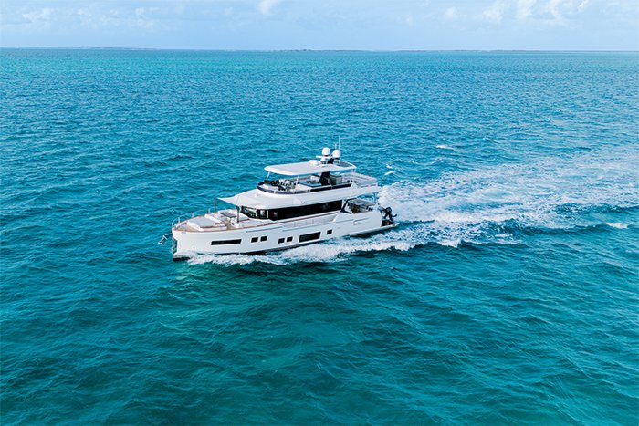 Motor Yacht Normans T4 profile