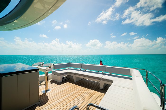 Motor Yacht Normans T4 sundeck aft