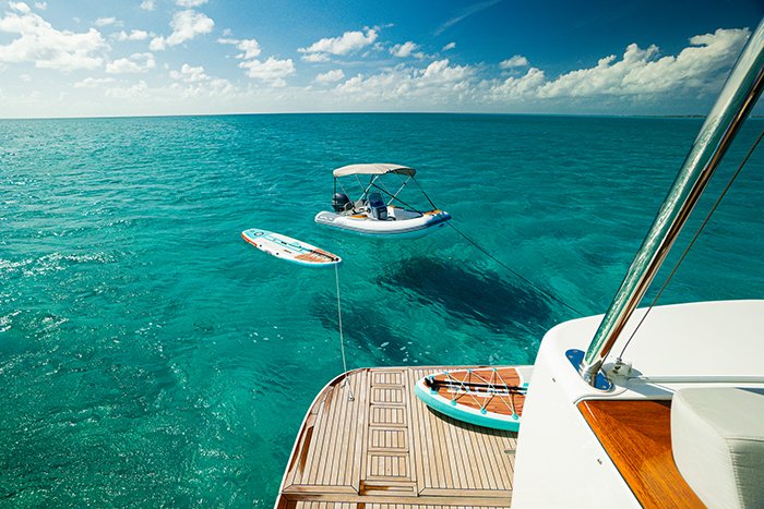 Motor Yacht Normans T4 water toys