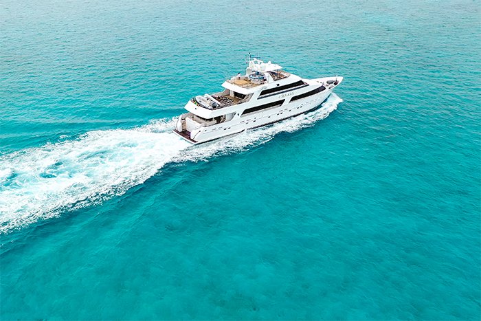 Motor yacht Sea Axis Running Shot