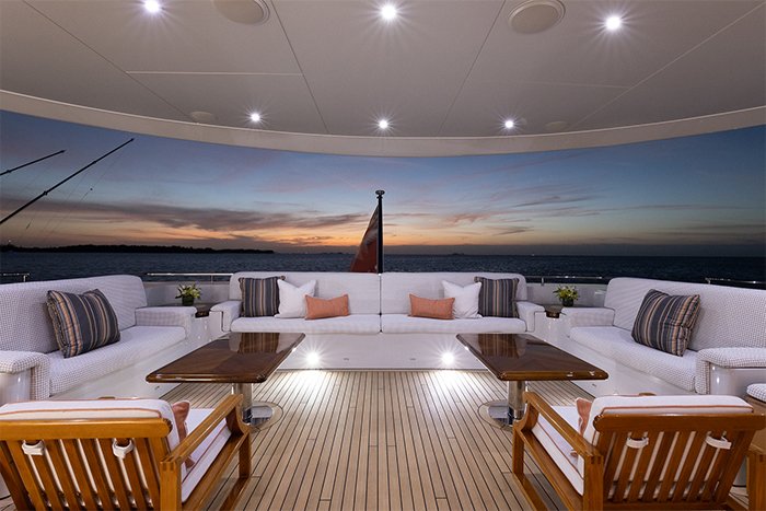 Motor yacht South aft deck b