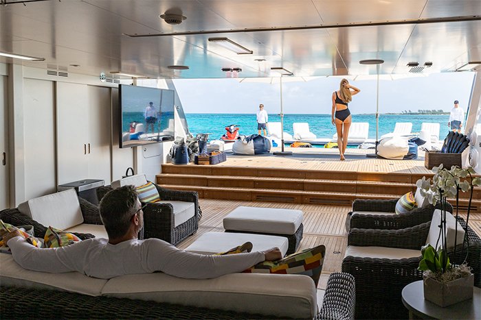 Motor yacht South beach club