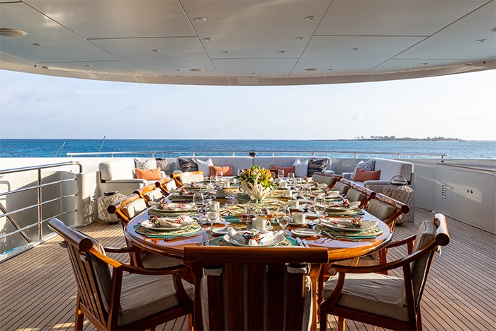 Motor yacht South deck dining