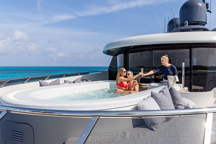 Motor yacht South jacuzzi