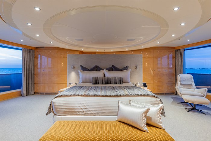 Motor yacht South master cabin b