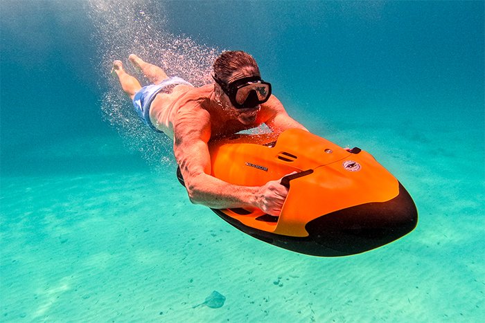 Motor yacht South underwater scooter