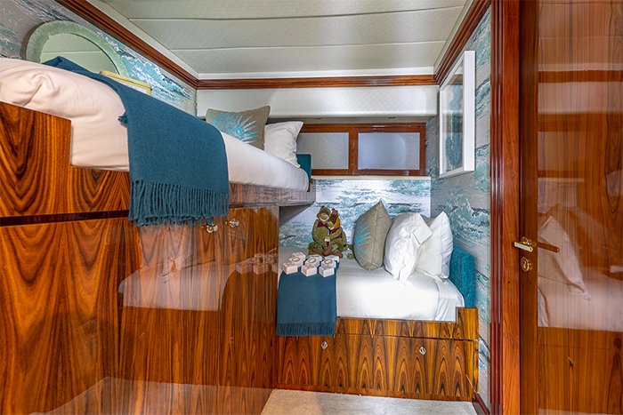 Motor yacht Sweet Escape bunk cabin