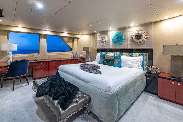 Motor yacht Sweet Escape master cabin 1