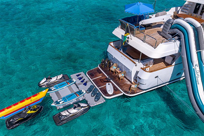 Motor yacht Sweet Escape swim platform and toys