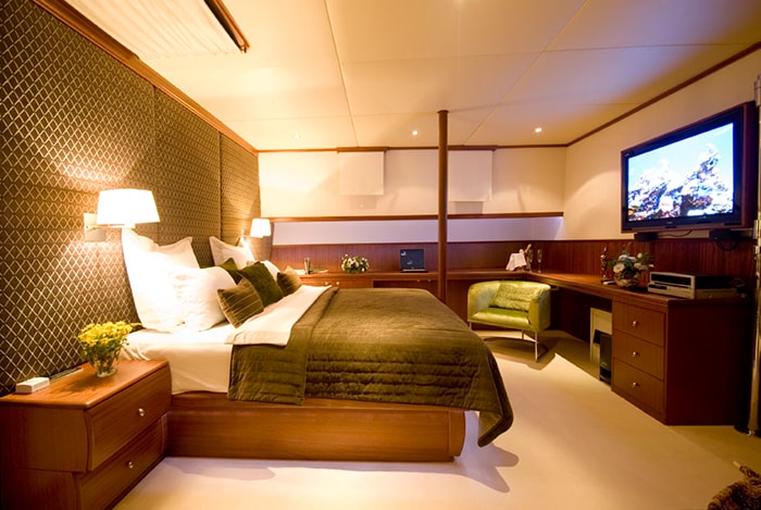 papa joe master cabin